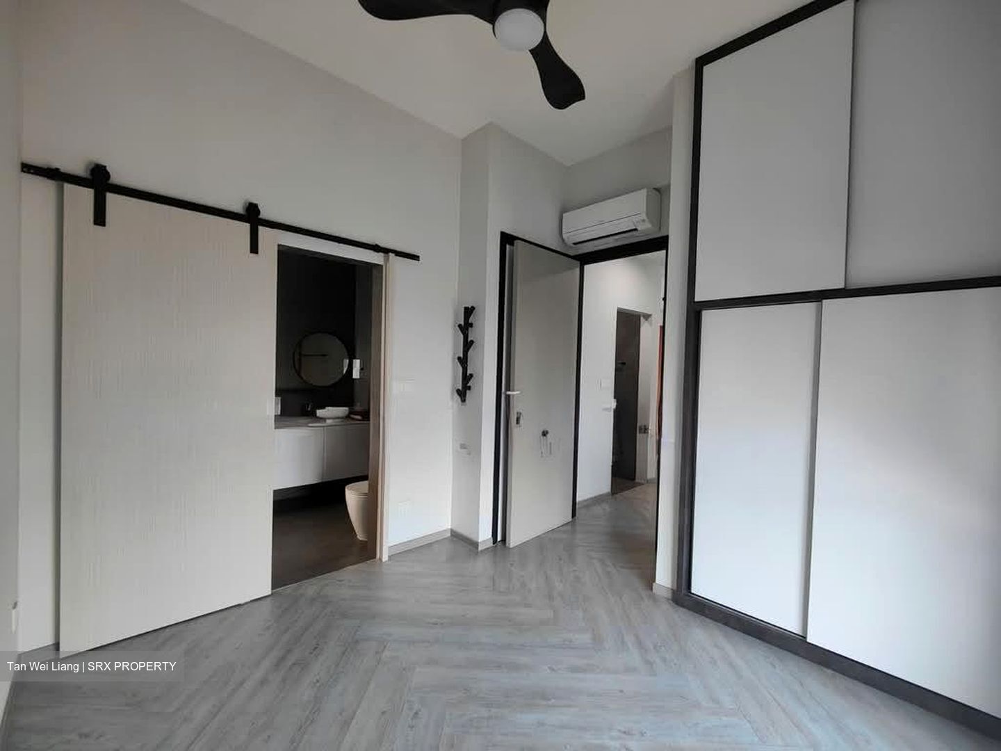Grosvenor View (D14), Condominium #542022161
